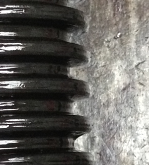 Closeup of leadscrew thread